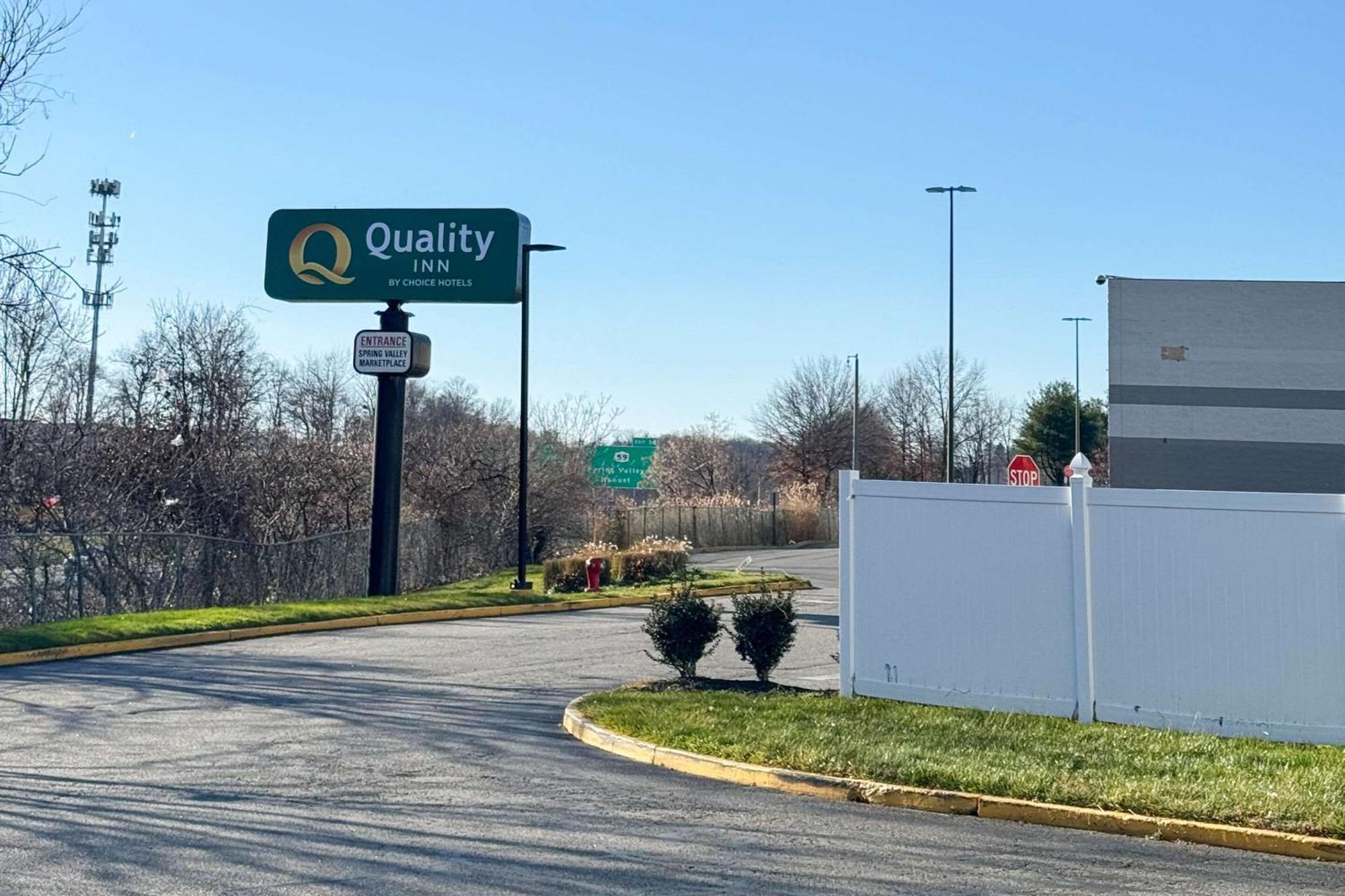 Quality Inn Spring Valley - Nanuet Exterior foto